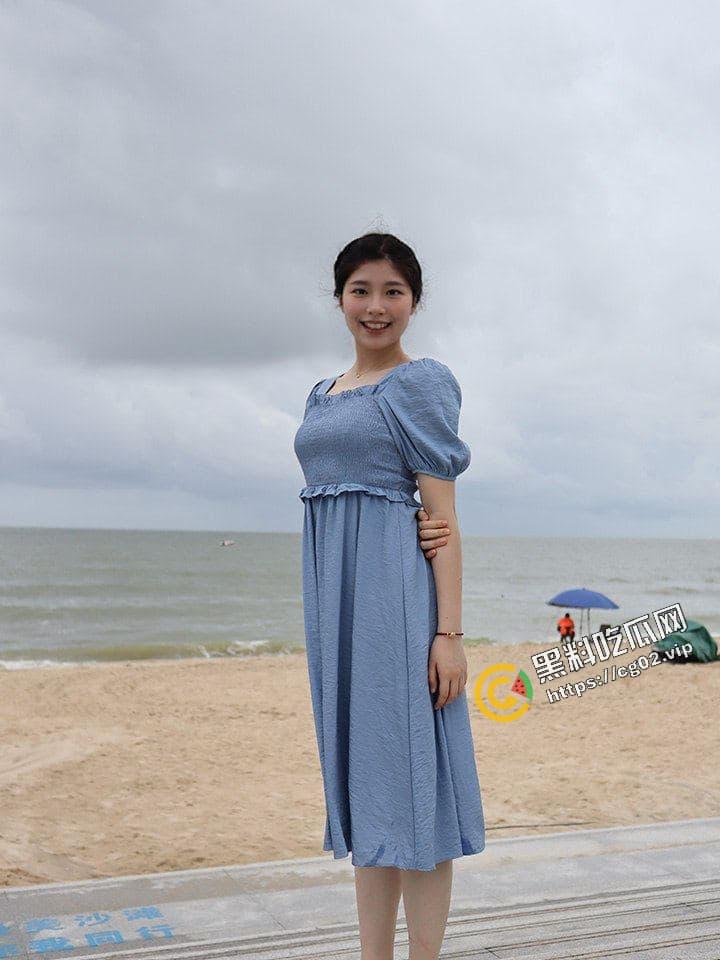 渣男曝光 反差极品女友 秦嘉倪  肥臀美鲍白虎 连体黑丝被男友抱腿猛操 长枪直入  眼镜母狗淫叫不断  这大肉屁股后入的视觉冲击-2