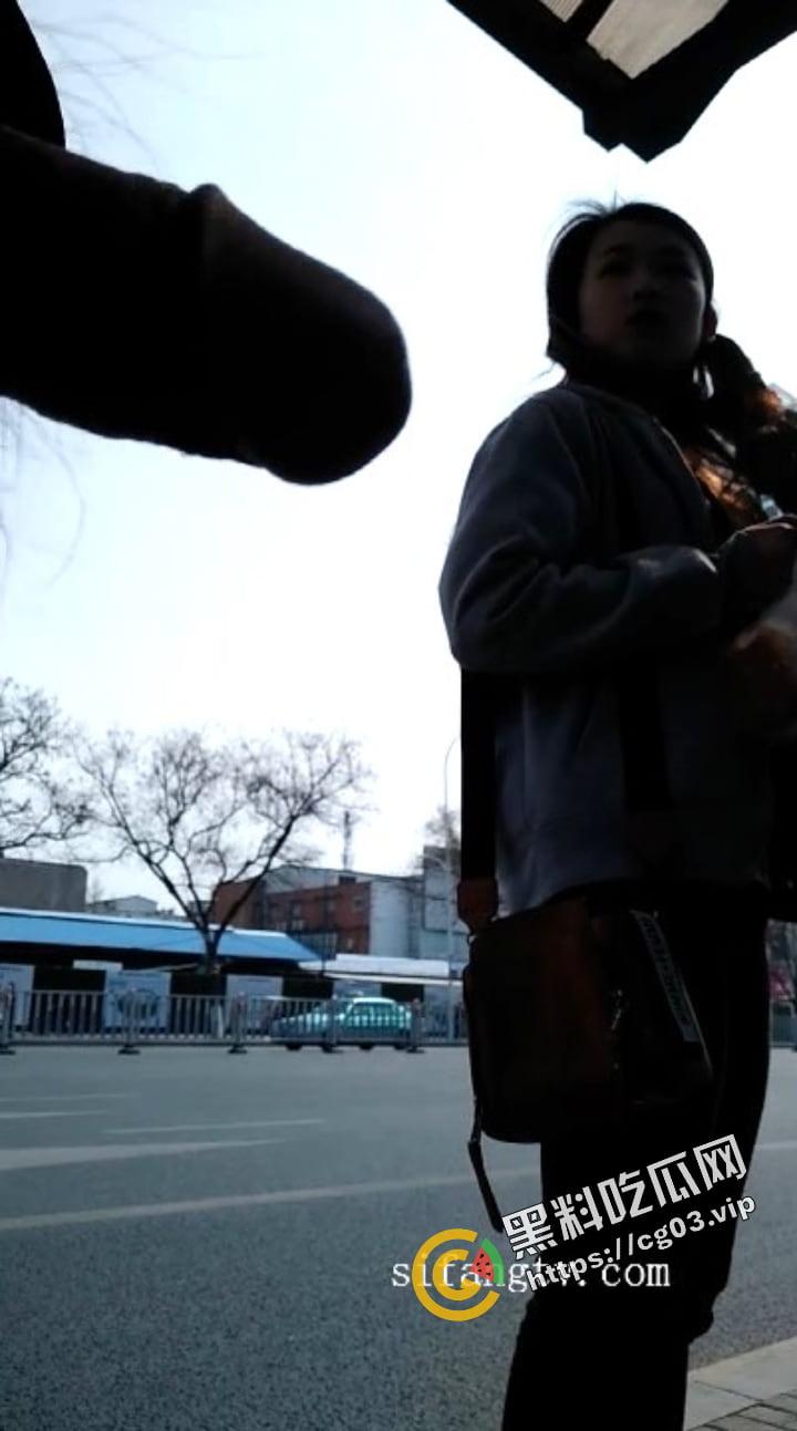 国产大变态 街射篇 速射通关达人 【黑虎】专场 专门挑街头的年轻路人妹子露屌  又收获一波表情包 （四）-6
