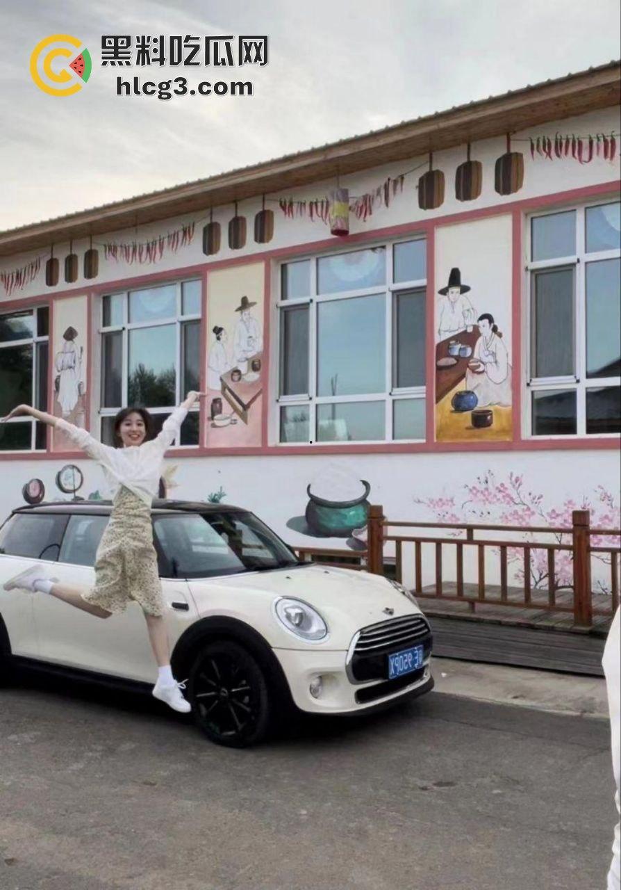 叶璇亲密旅拍视频流出，上海美女与青岛男友激情狂欢，云盘泄密大尺度片段引发轰动！-7