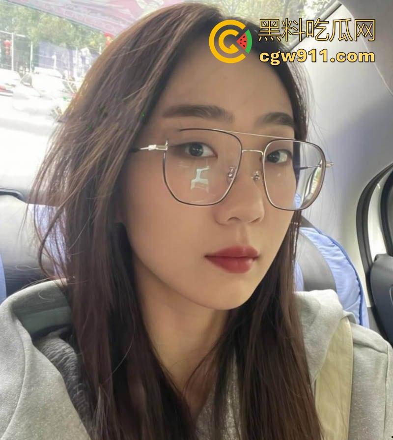 佛山南海一中语文老师【苏怡】私密视频流出,端庄外表藏骚心,极品身材露脸性爱,口交自慰挑逗欲火!-2