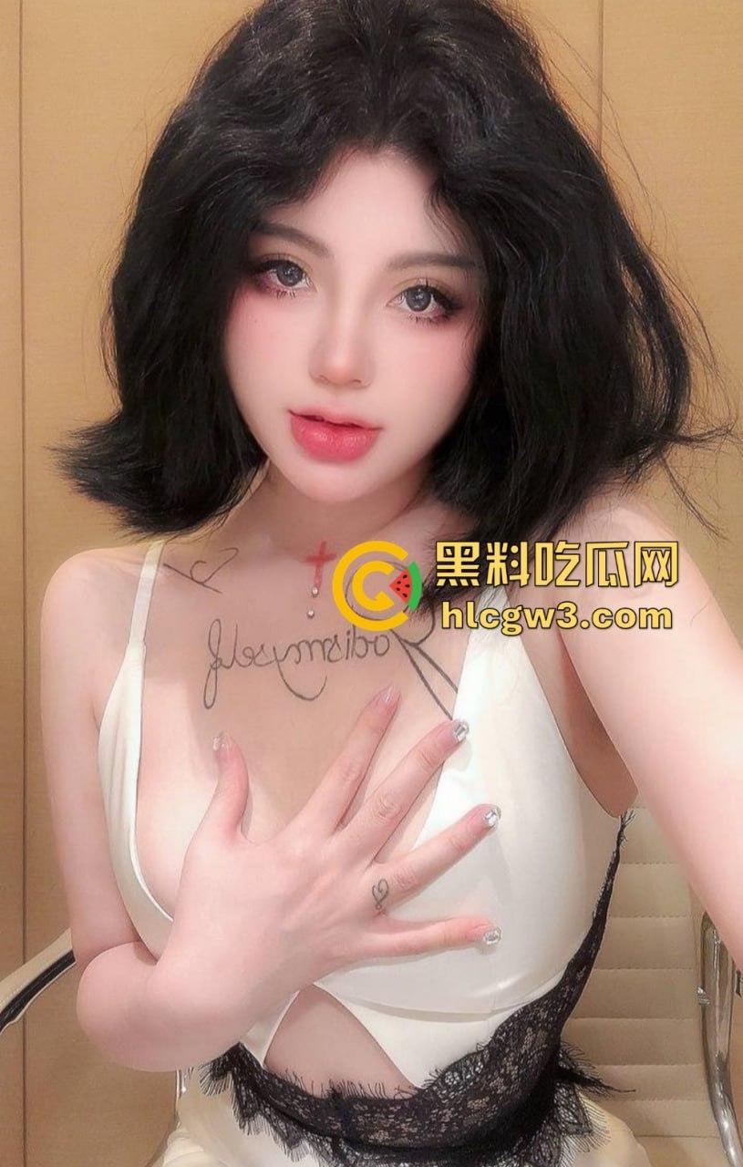 巨乳肥臀尤物『姨姨』彻底放飞自我 推出一比一倒模飞机杯，巨乳肉感鲍鱼紧致全面还原，粉丝撸到钱包瘪！-9