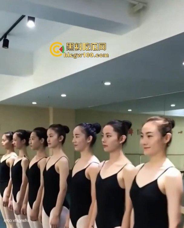 北京市海韵艺术学校芭蕾舞妹子【胡妍慈】金主定制视频曝光,极致反差诱惑,独家爆料!-6