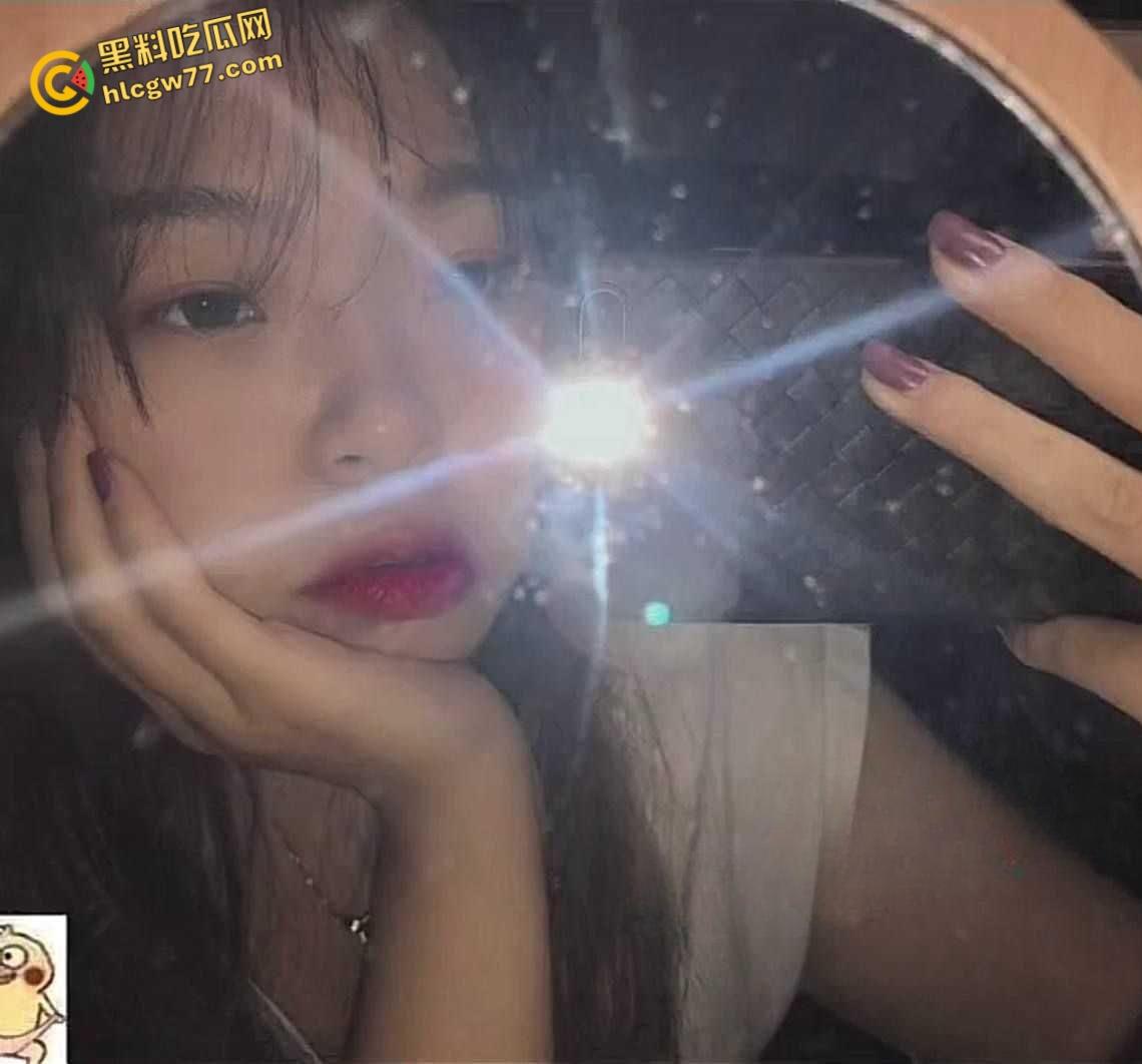 贵州师大【杨怡真】私照曝光！成都辣妹清纯外表藏野性,舔脚趾勾魂撩欲!-3