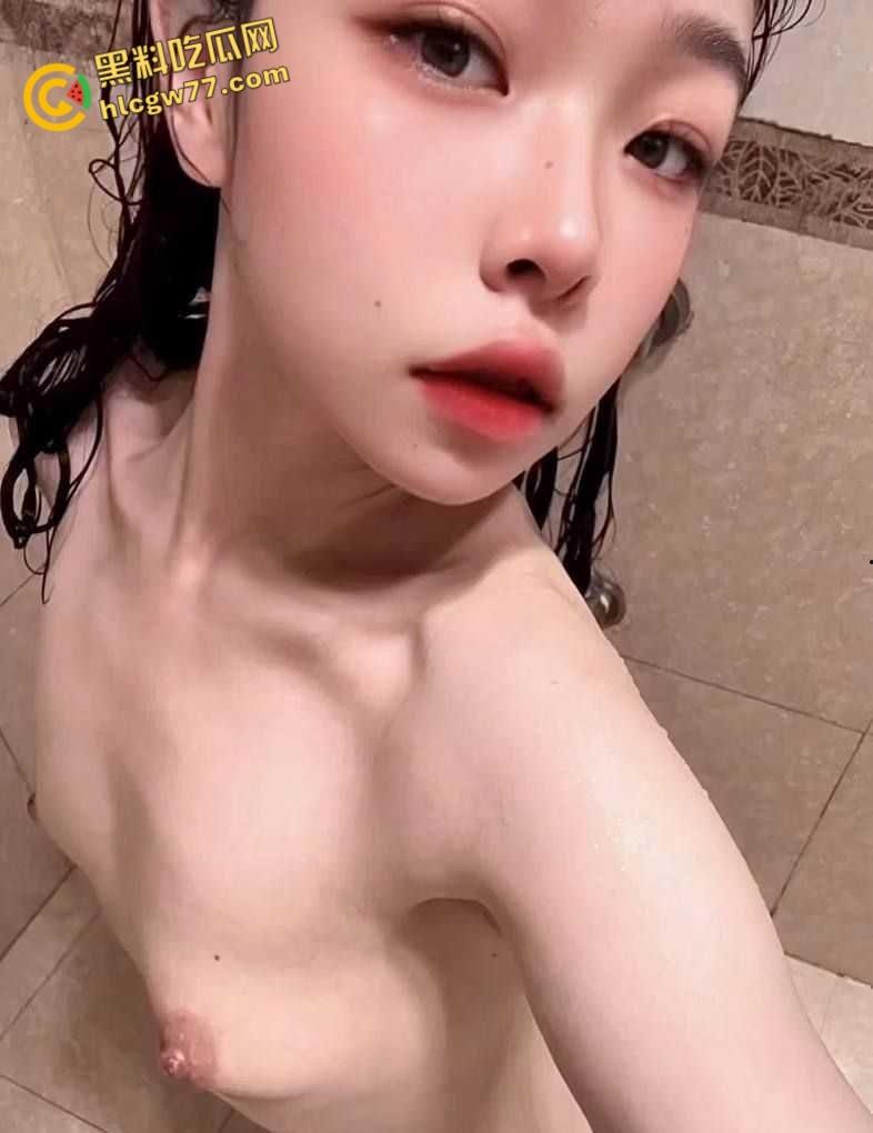 贵州师大【杨怡真】私照曝光！成都辣妹清纯外表藏野性,舔脚趾勾魂撩欲!-6