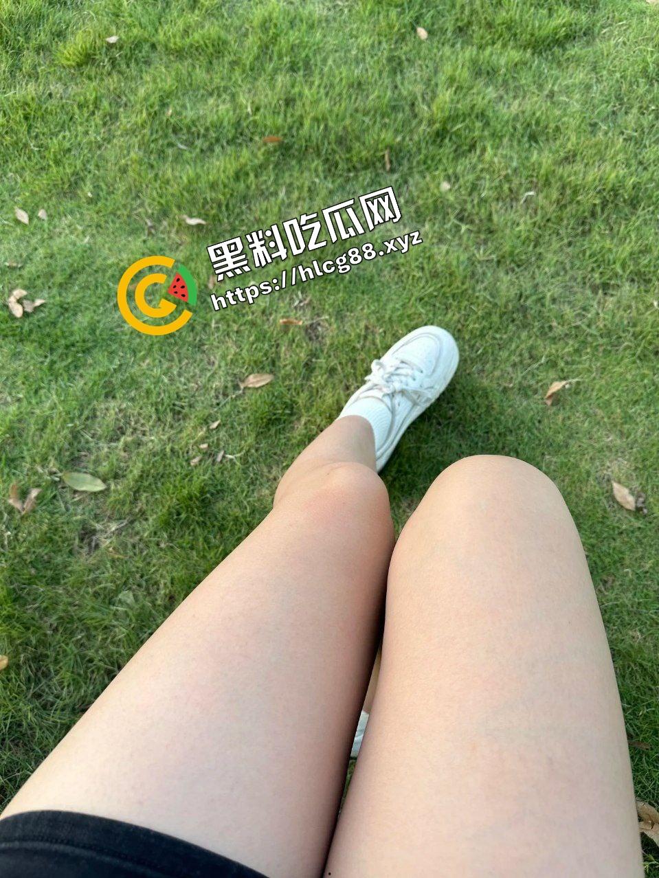 广西纯种骚母狗肉便器【汪诗雅】0元就能带回家各种爆操，对镜淫荡后入暴击骚臀遭曝光！-4