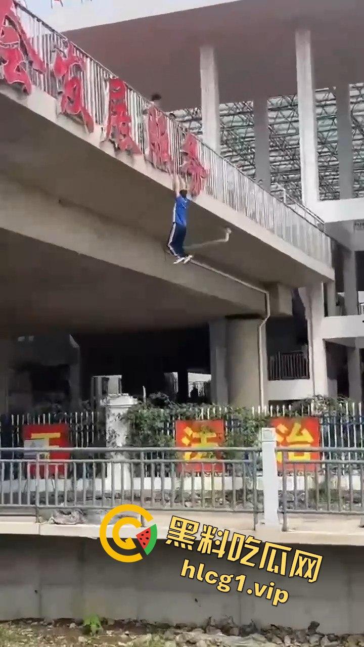 秦皇岛一中高一学生压力大,竟用摔断腿逃学!以身入局的聪明计谋?-5