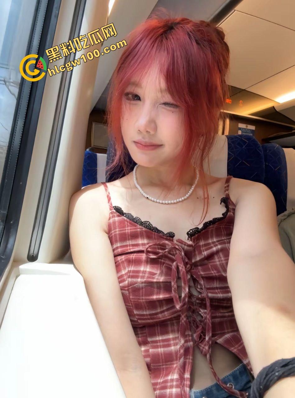 云南文化艺术职业反差飒姐【姚雅雯】甜御少女秒变母狗炮架，男友家后入爆操骚逼！独家曝光流出！-3