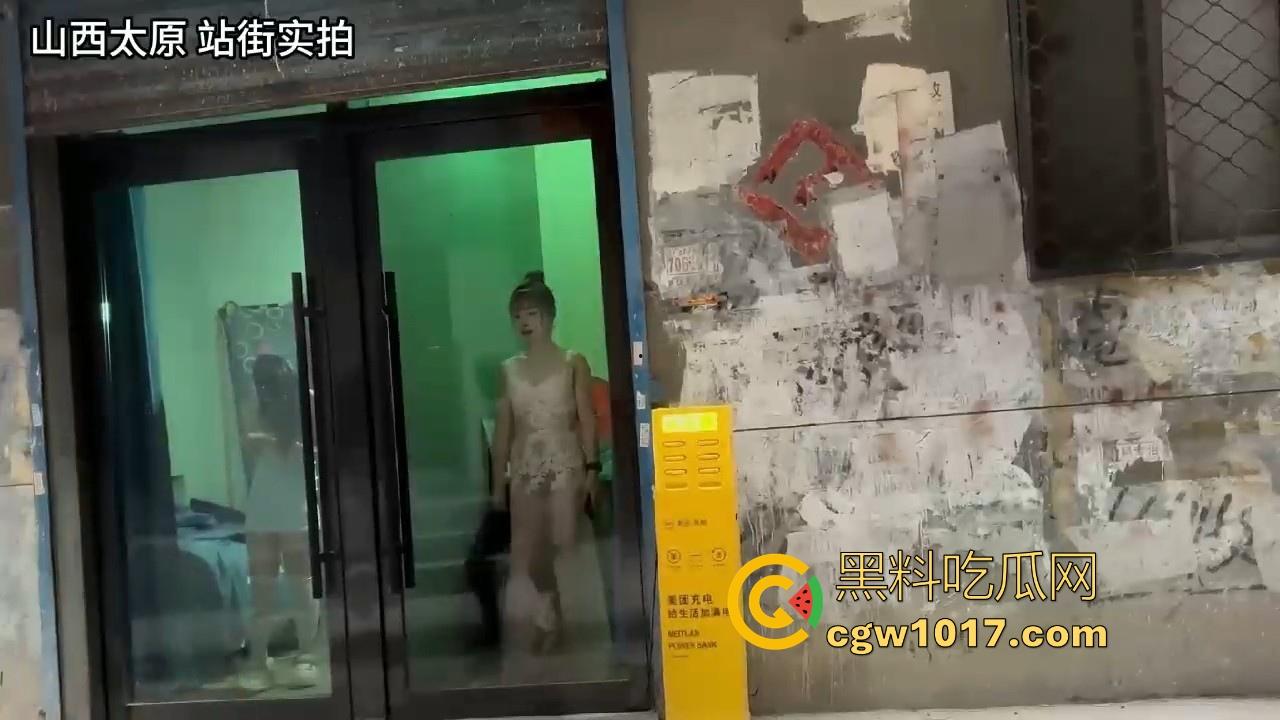 山西太原小吃街实拍走访！整条街都是特色美食，有成熟一点的也有年轻漂亮一点的，百花齐放快来挑选！-11