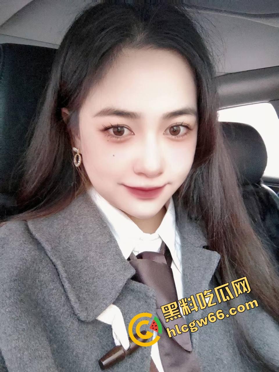 重庆财大新疆母狗『夏兹热丽』第一次刚破处就被拍下口吞脸射,鲍图奶照全网流出,干完还舔精自拍!-4