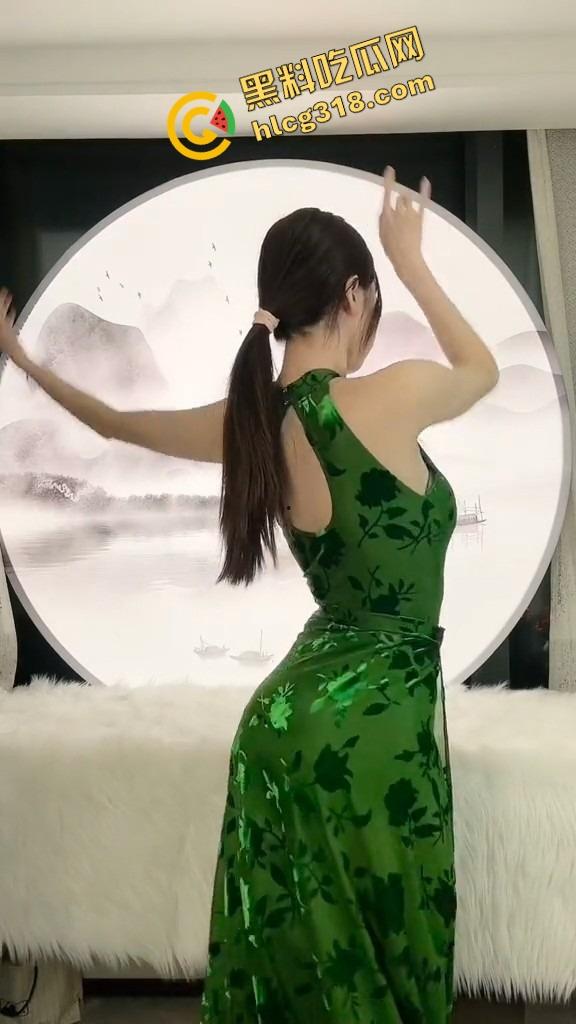 艺术来源于生活，但抖音的艺术来自擦边，艺术气息太浓了连我鸡巴都被感动了，直播跳个舞怎么让我想操人？-2