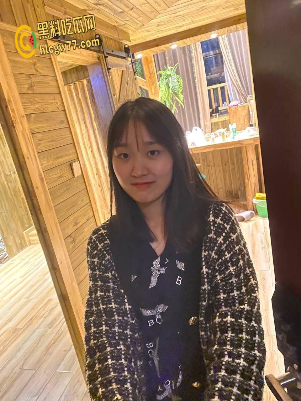 酒吧甜言约微胖小母狗，情趣女仆装下粉嫩骚穴，被猛干到浪叫爸爸不要 !-6