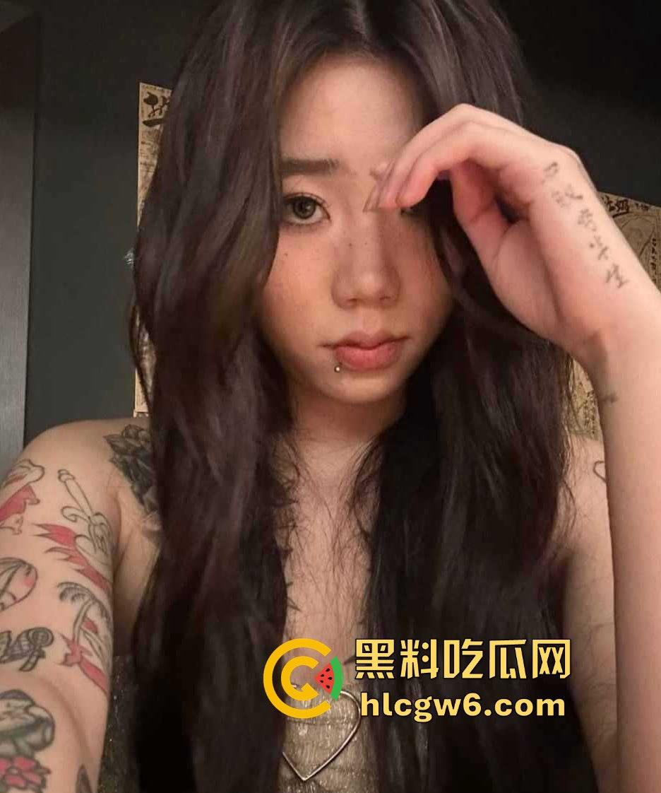 河北精神小妹【向如意】不愧是个狠人，身材顶姿势骚，被曝光不雅视频，床上吃鸡吃到飞起，翻车也香得离谱！-1