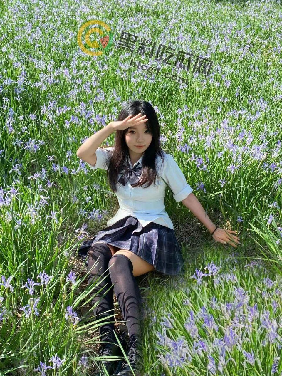 露出反差婊甜甜 「yiyii_01」大马路露出惊现，日常生活照与福利姬身份巨大反差引热议！-10