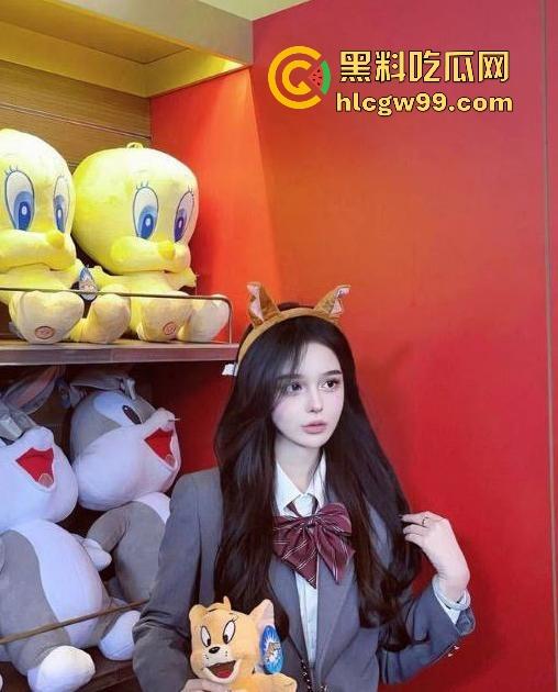 广州高颜值巨乳外围女【魏兮昕】被金主包养视频流出，口交侍奉无套爆操，骚劲爆棚！-4