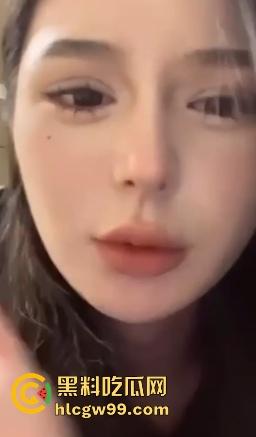 广州高颜值巨乳外围女【魏兮昕】被金主包养视频流出，口交侍奉无套爆操，骚劲爆棚！-5