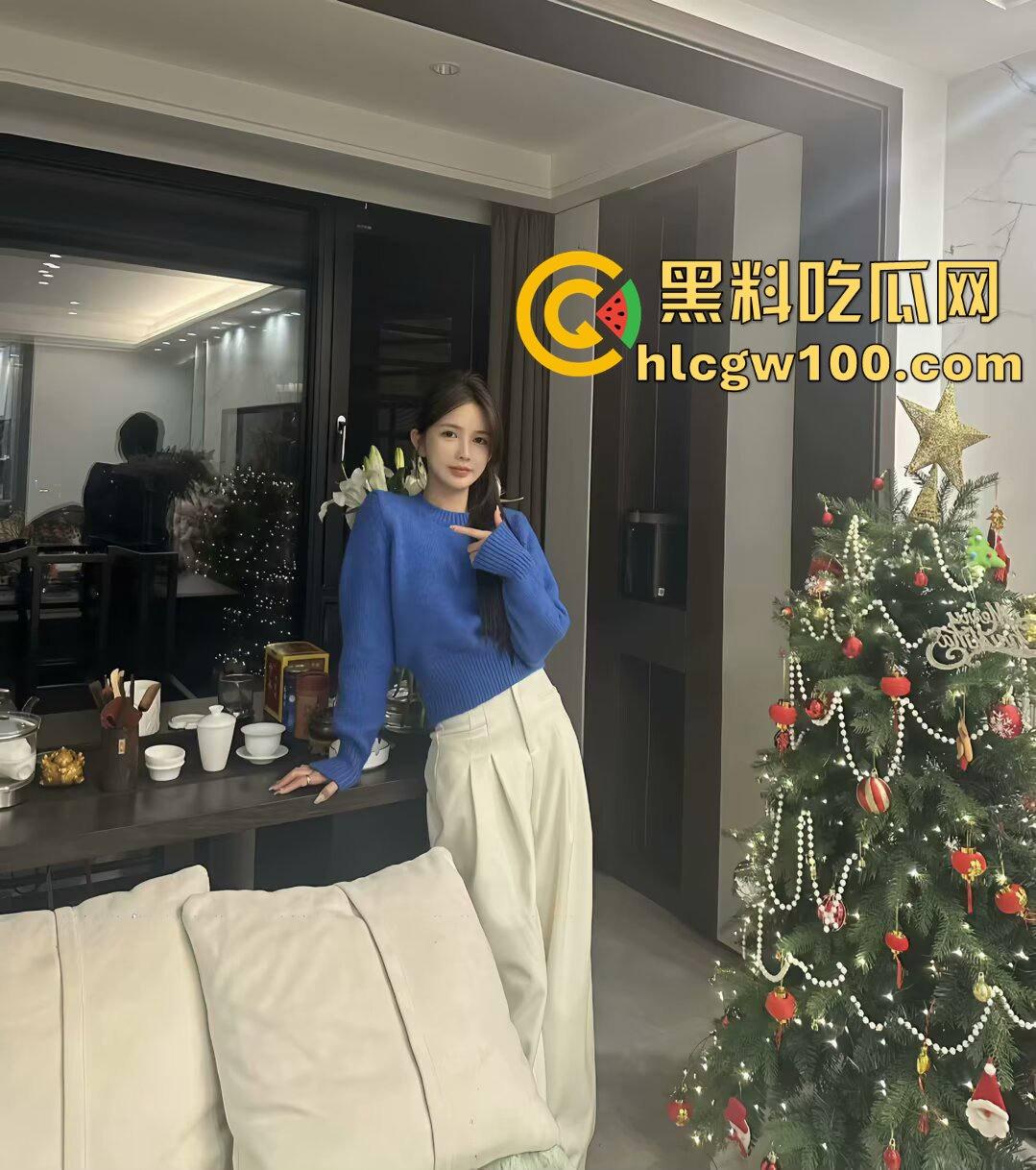 上海婊子『上官婉儿』被爆卖逼不挑客，老头小伙全都接，卫生间无套内射，金主被绿怒发调教视频锤死她！-13