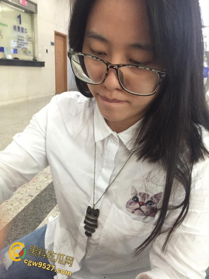 南昌第一中学【谭婷】，知识分子眼镜语文老师，平日里受人尊敬的人民教师，脱了裤子也是一条好母狗 ！-2