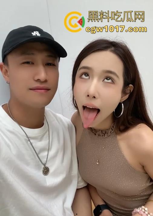 抖音15万粉丝网红【啊瓜满街跑】性爱视频被爆，调教03年极品女友，玩各种虐待性爱，把女友调教成私人玩物！-6