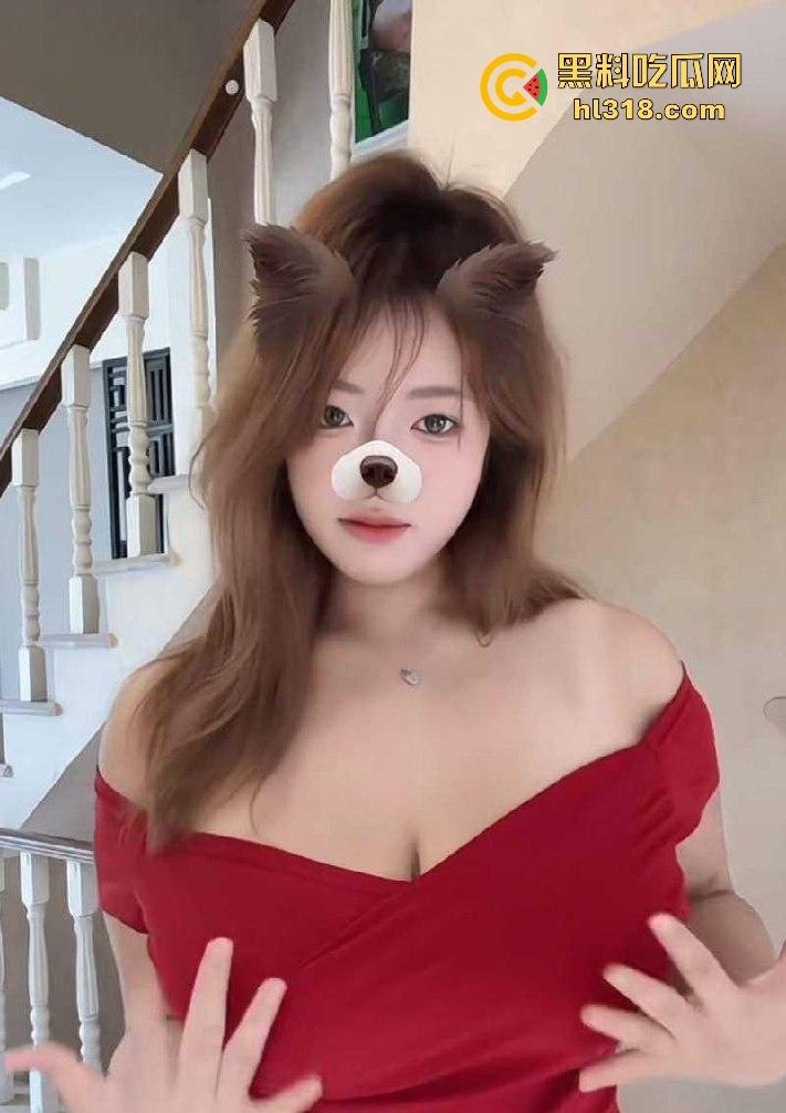 厦门工学院丰满学生妹【李悦彤】胸大屁股翘十分风骚，被炮友泄密性爱视频，校园公交车有钱就能上！-2