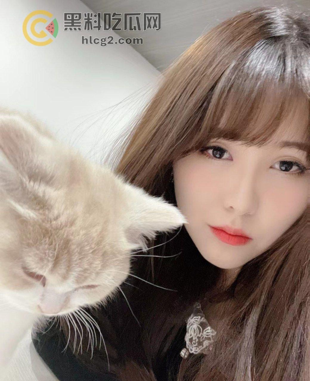 青岛巨乳少妇「李晓玲」老公远在海上，她的性感裸照让人喷鼻血！这对天生乳交圣体的诱惑太不可抗拒了-3