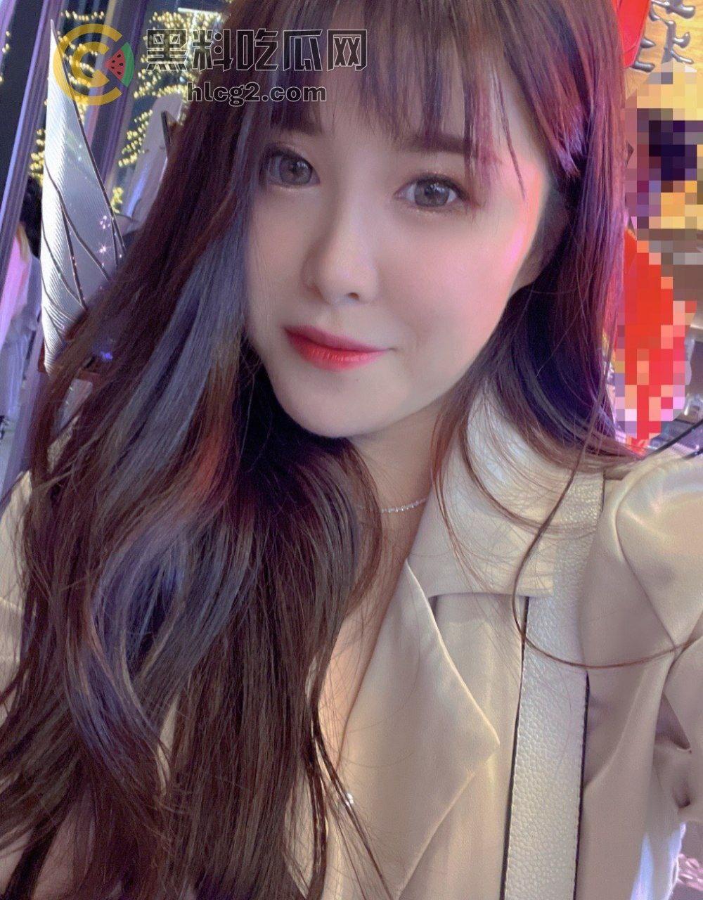 青岛巨乳少妇「李晓玲」老公远在海上，她的性感裸照让人喷鼻血！这对天生乳交圣体的诱惑太不可抗拒了-5