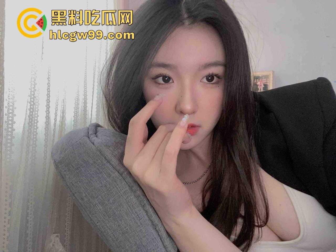 高颜值极品萝莉小母狗【穆穆】娇小白嫩身材，连白虎馒头又甜又骚都无可挑剔，唯一问题就是雷子太小！-3