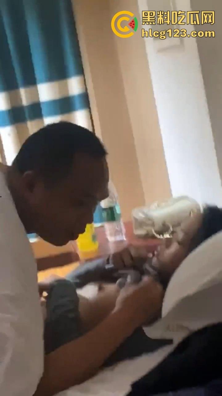 迷奸夜店小妹自己送上门的白操骚货 意识模糊被老男人吃干抹尽 玩了一个晚上!-8