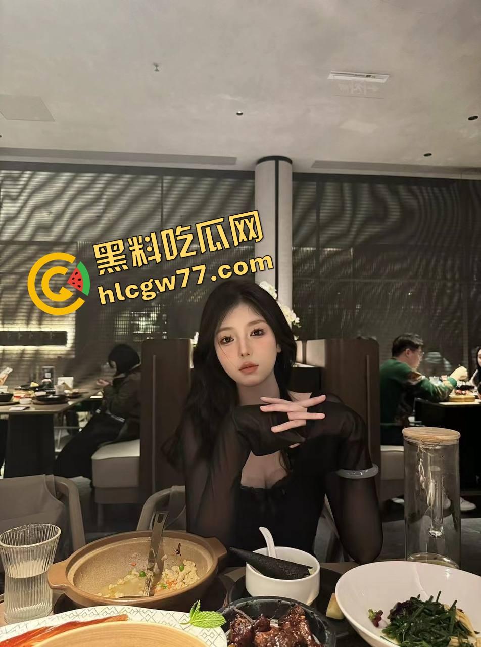 南京大学情侣，眼镜妹口交视频全网流出，戴眼镜求颜射，配合度骚得像精子导航仪！-3