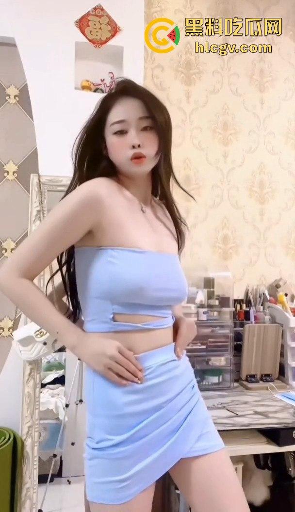 极品精神小妹情趣制服抖奶舞，卫生间里抖到飞起！付费看奶，白嫖看骚谁不冲？-12