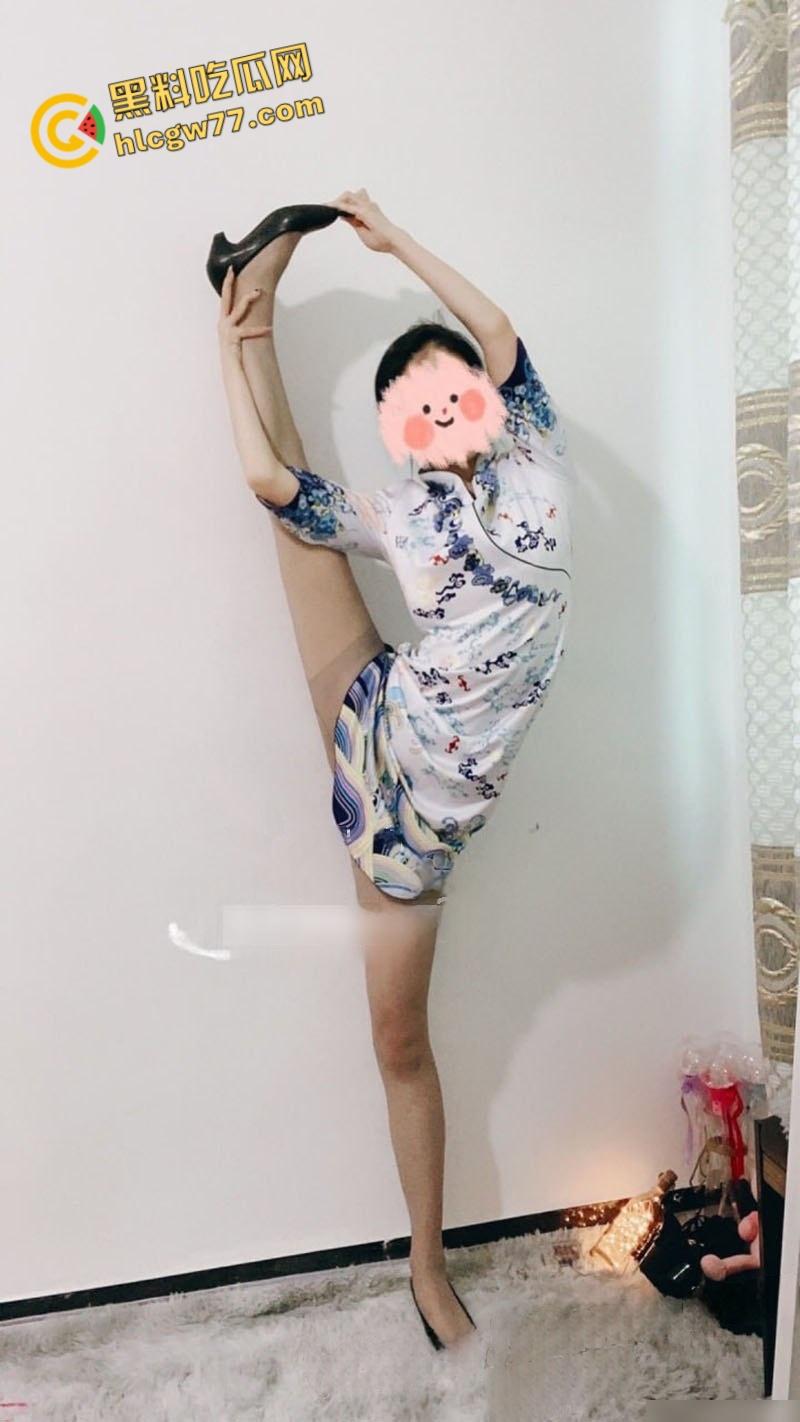 当过空姐一字马舞蹈生 抖音微博小网红 酷酷的露 生活所迫下海拍举牌定制 秀才艺一字马露点自慰!-5