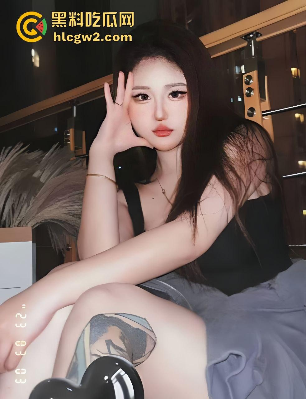 抖音顶级巨乳颜值少女【小妍】大尺度自慰视频外流 甜美外表下骚到炸裂，私密定制全网疯传！-3