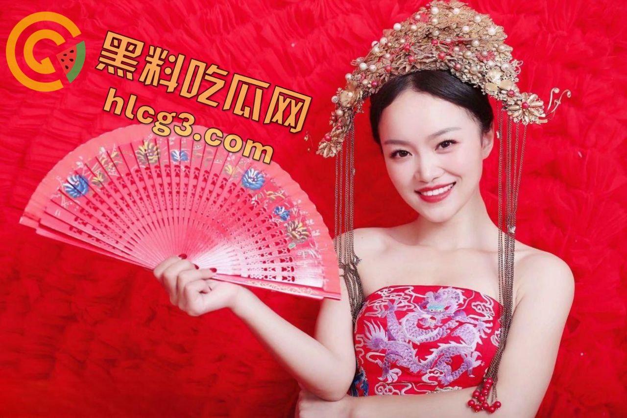 少妇骚妻反差大揭秘，新娘子从优雅人妻到淫荡母狗的惊人转变！-4