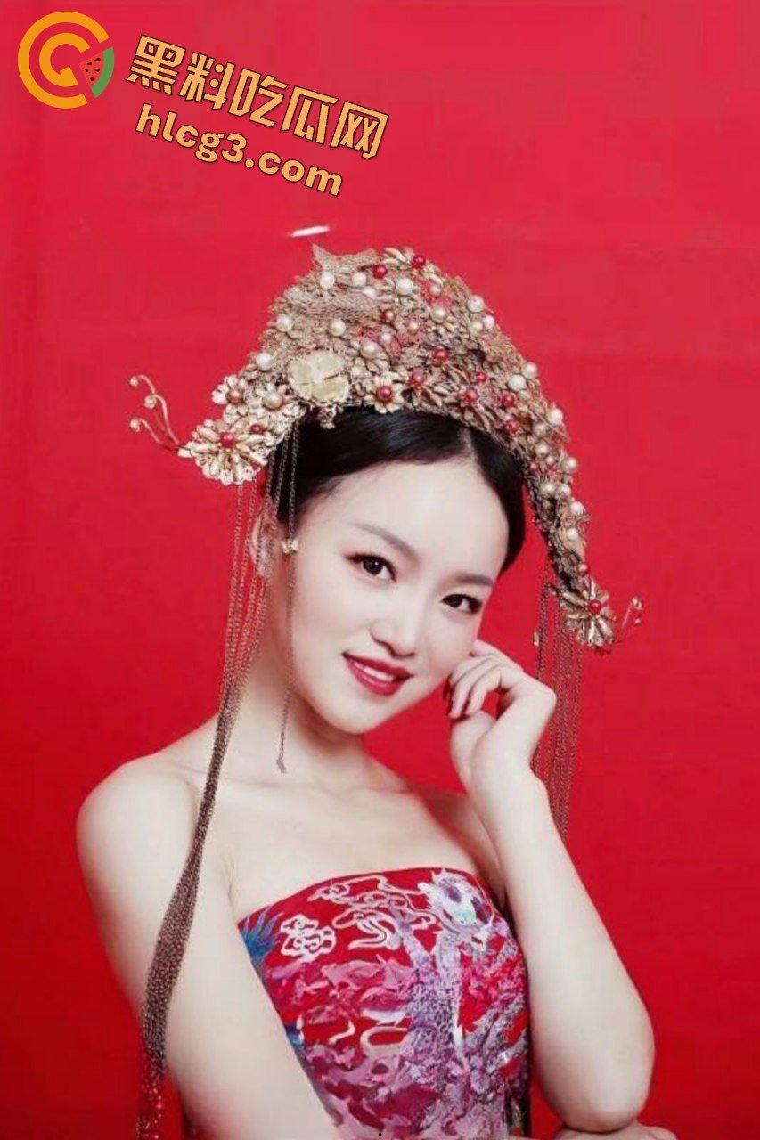 少妇骚妻反差大揭秘，新娘子从优雅人妻到淫荡母狗的惊人转变！-5