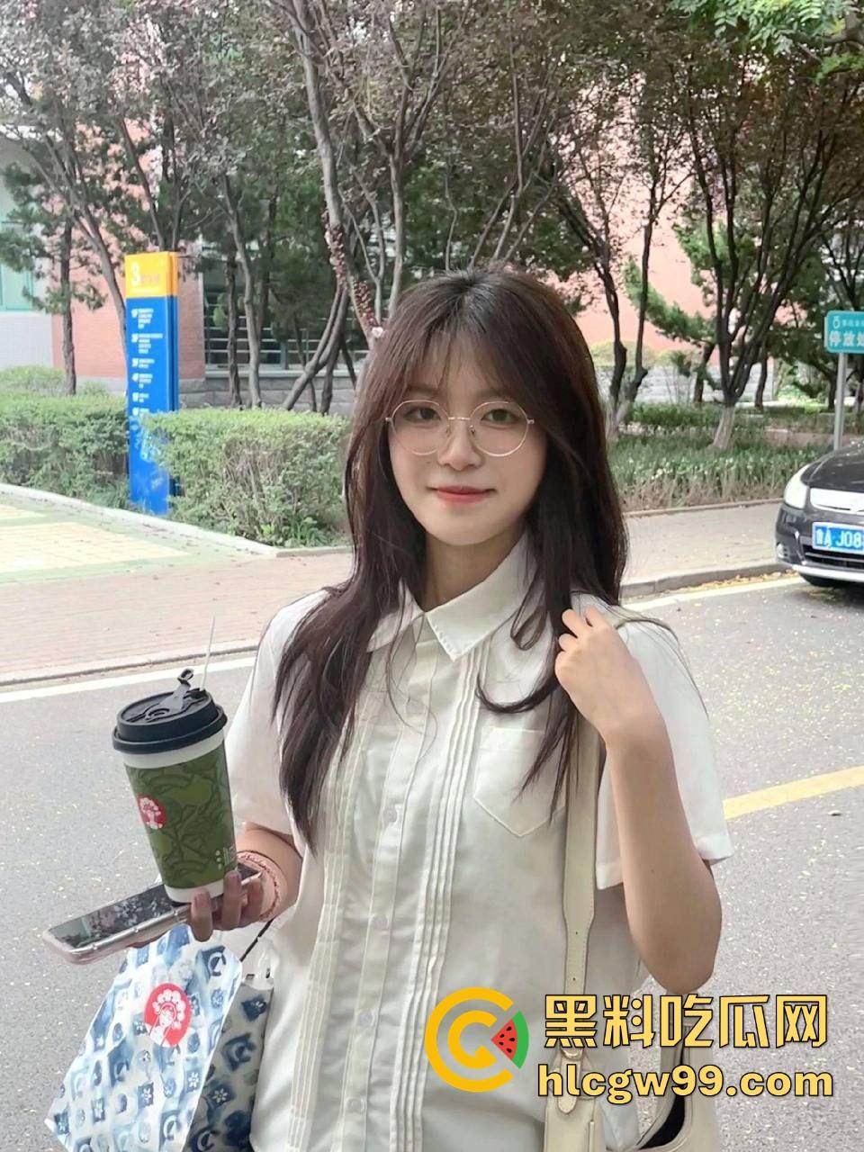 极品反差眼镜妹挑逗炮友开房做爱 御姐型反差眼镜嫩妹被炮友肆意玩弄 没天要两炮说要让逼给捅烂！-3