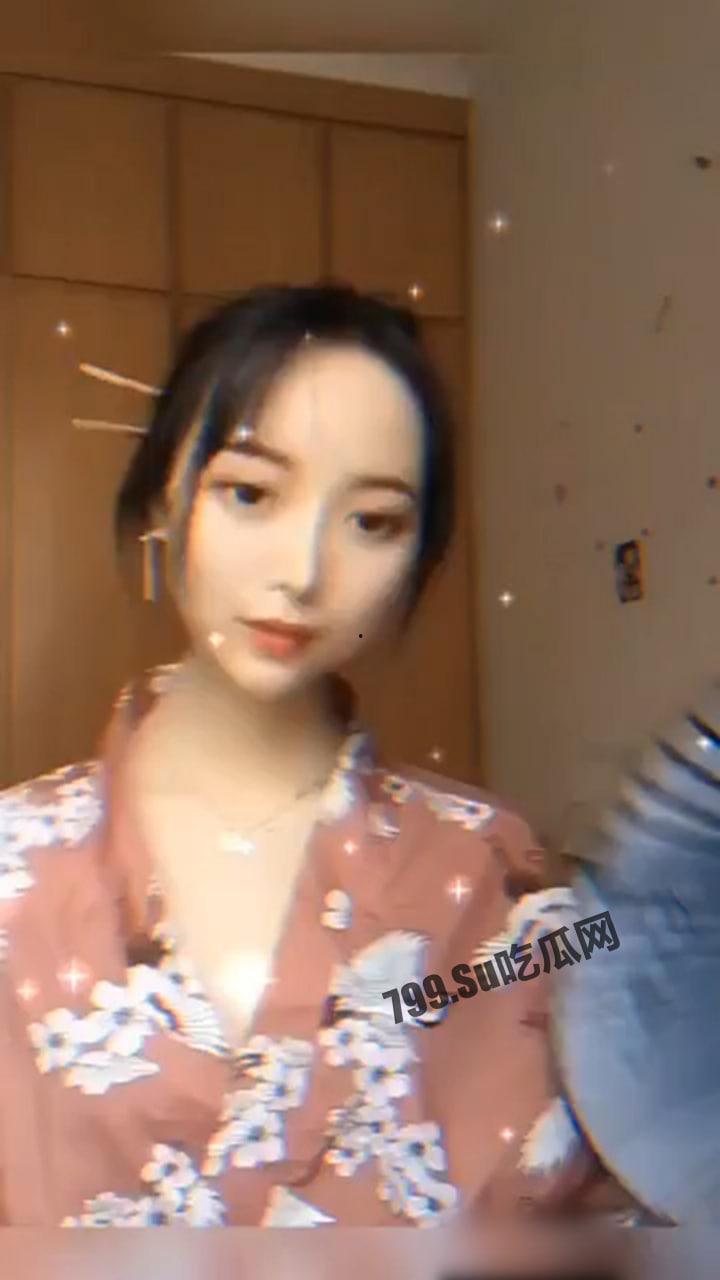 快手网红「希儿  希妹儿」反差婊合集 真是个爱吃鸡的好女孩-1