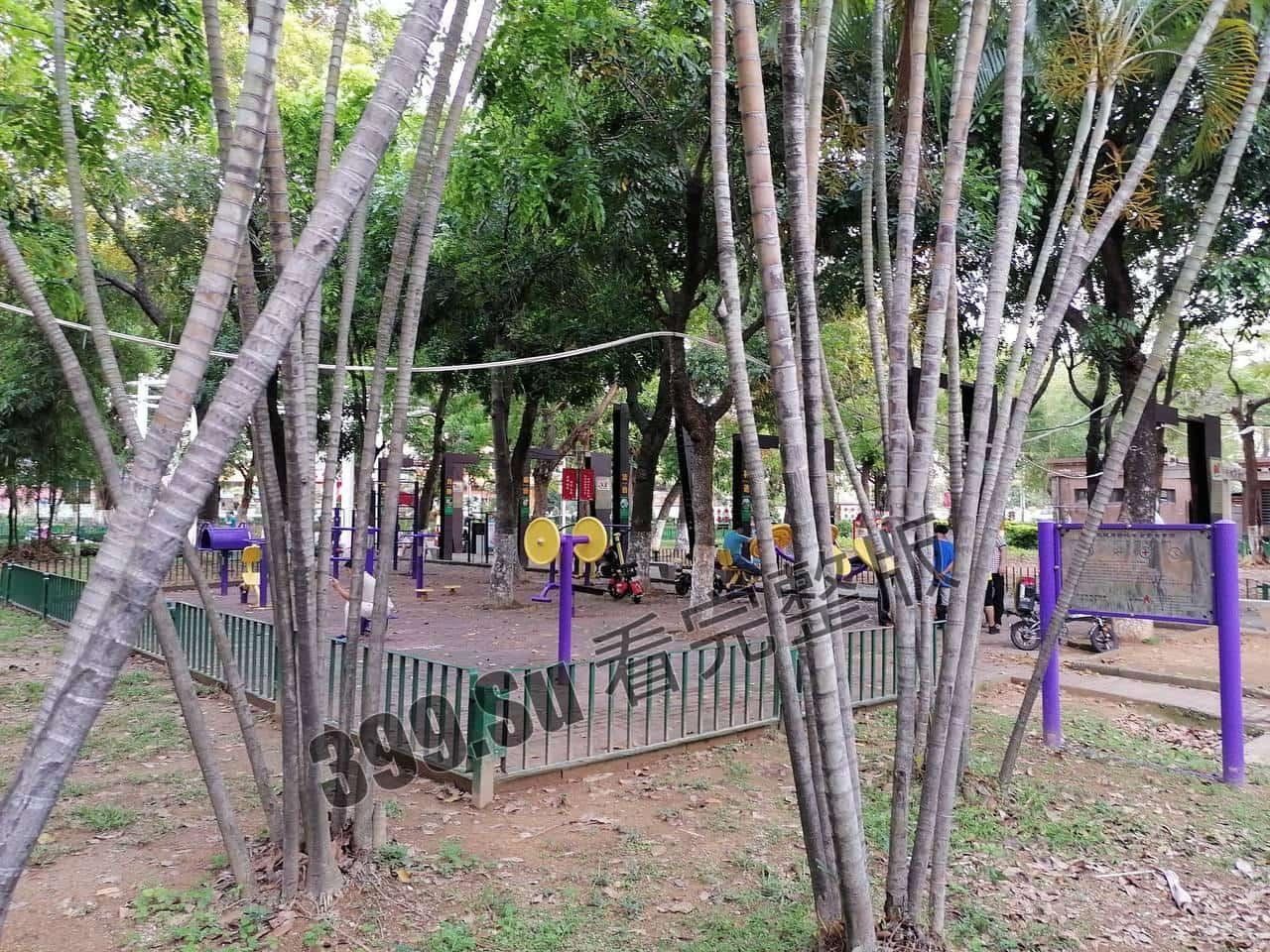 #吃瓜 #广东东莞 #大岭山森林公园 #鸟洞 公园厕所惊现鸟洞男男口交服务-2