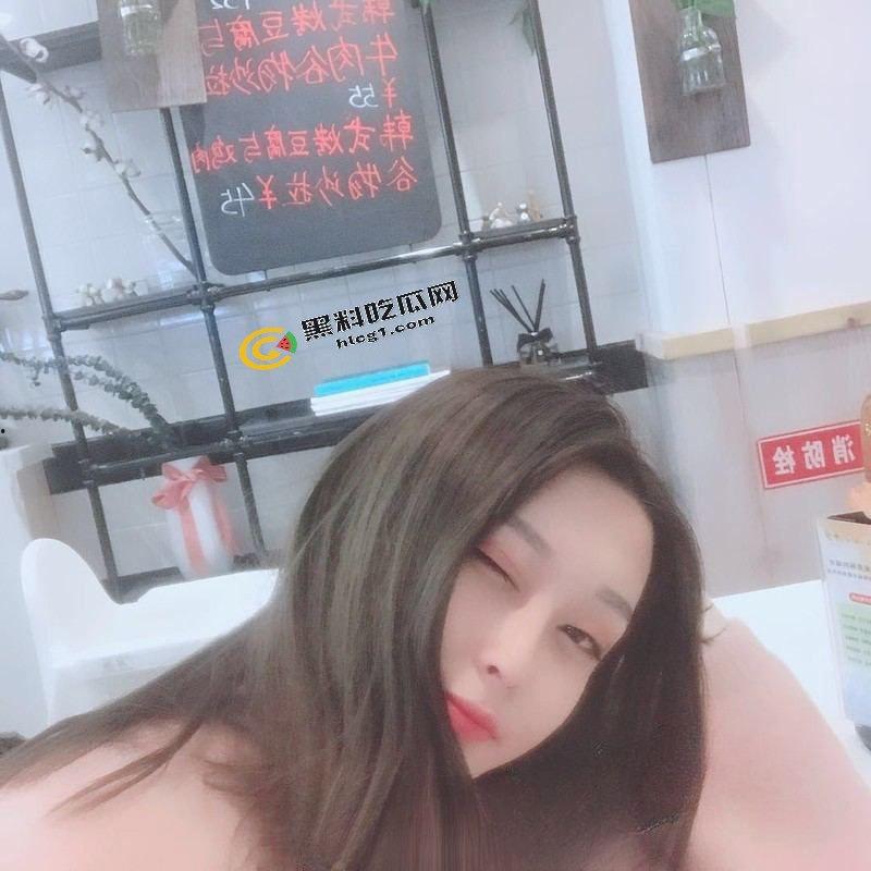 湖南工商大学超级反差女大学生 张晴 与男友打炮 被干的嗷嗷直叫 性爱视频流出-7