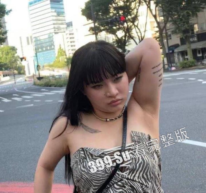 华夏紫微星在日大发神威！7.17早上 几段视频在日本网上疯传，视频中几名中国女子在新宿街头对日本警察拳打脚踢-3