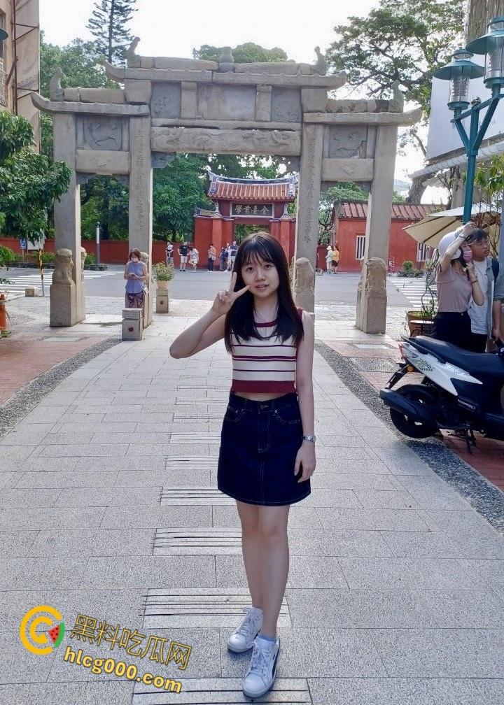 上海交通大学女大学生【余乐华】,被渣男网恋面基,强推调教良家小妹,带上眼罩秒变私人玩物 !-1