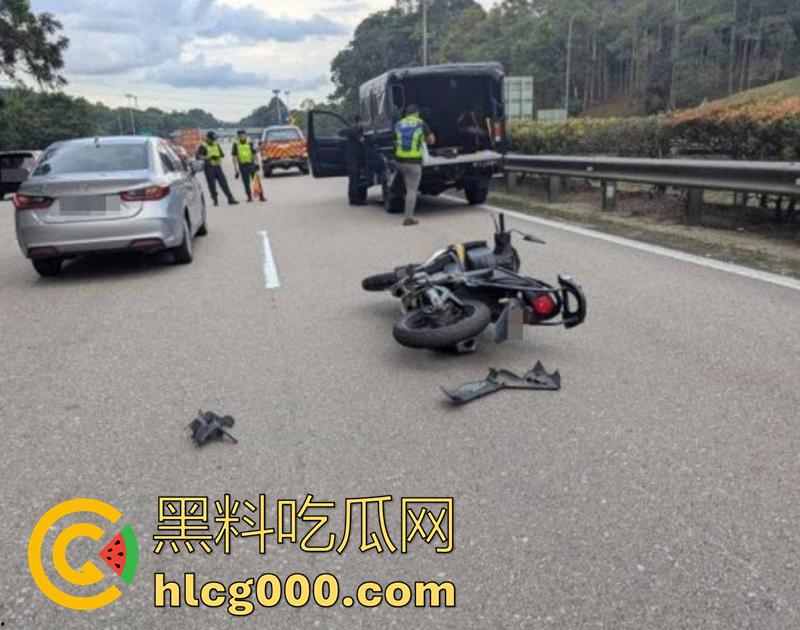 马来西亚摩托车手断头事件,为躲避卡车撞上隔离带,导致其当场被割断头颅,现场画面流出!-10