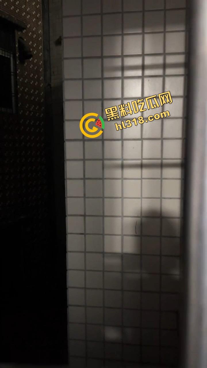 广东城中村夜色，白天空无一人，晚上全是杀猪尖叫此起彼伏，路过都忍不住想下场，必须狠狠操！-8