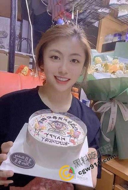 天津美艳公务员人妻与领导风流视频外泄！淫态尽露，深喉口交，SM捆绑惊呆网友，小穴少女般粉嫩，领导疯狂爆操-1