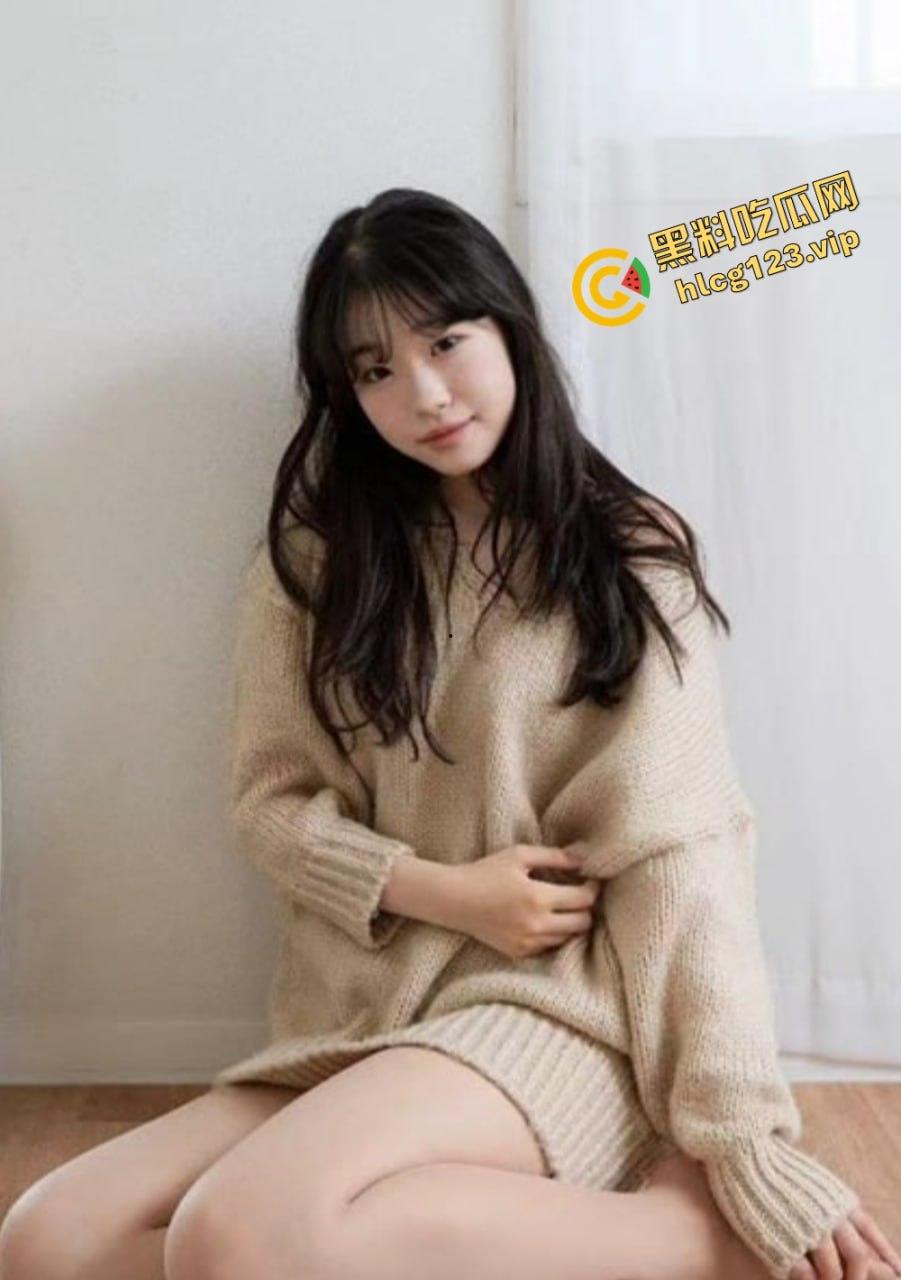 韩国甜美美女【朴泰恩】与教练3P激情流出！清纯外表下的骚气爆发，酒店疯狂摇摆淫叫不断！-5