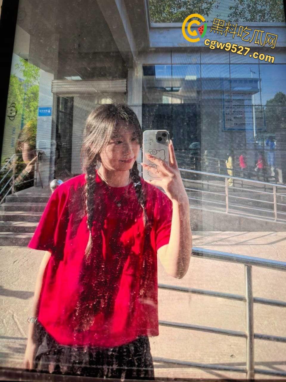 北京理工大学大二学妹【刘茹】，天天晒学生清纯人设，背地到处撩骚约炮，晚上酒店被金主疯狂爆操 !-3