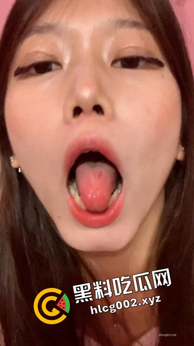 洛丽塔萝莉千元定制流出！翻白眼 嫌弃着看小穴 阿黑颜 喉咙展示让人想把整根塞进去-13