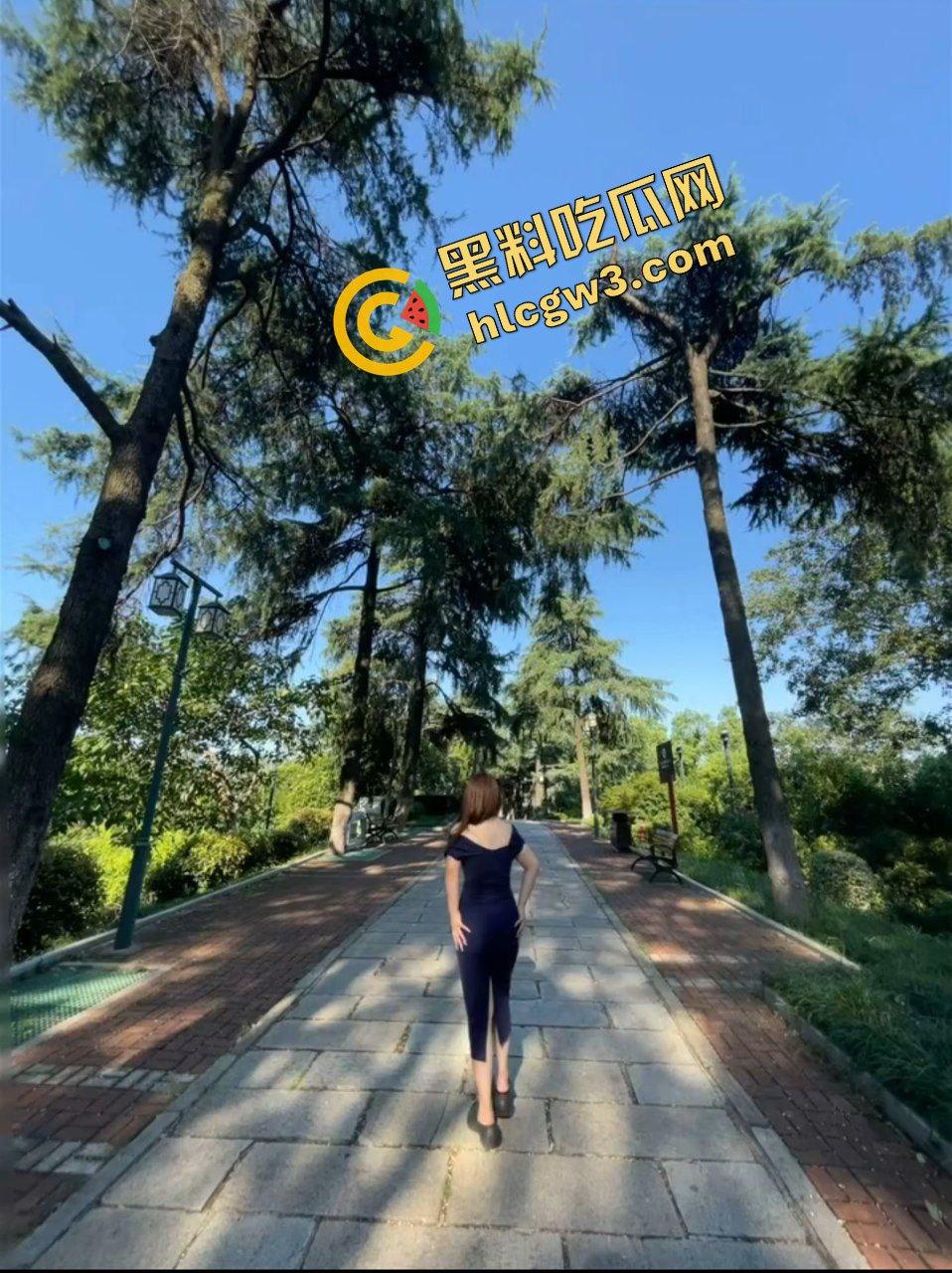 湖北汉口学院反差骚鸡女大『肖菲瑜』追寻刺激 出租房火机电击奶头！爽到起跳！独家曝光！-2