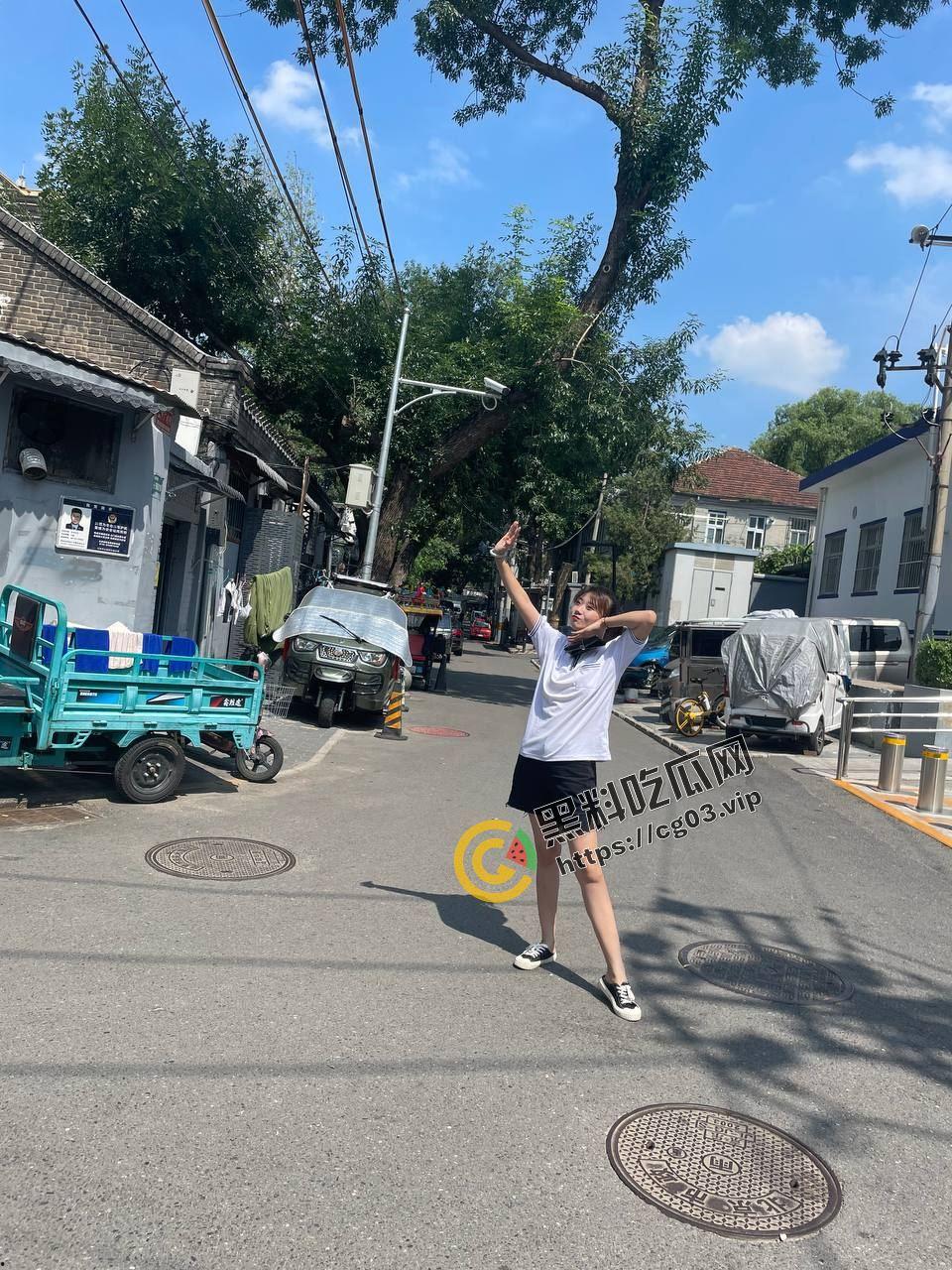 反差女友 谁的女神又是谁的母狗呢 你不舍得骑的自行车 别人站起来蹬-2