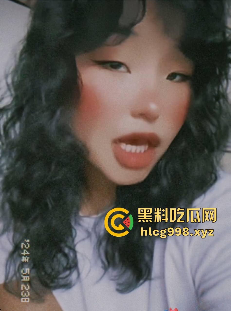西藏20岁火辣妹子【诺诺熙】闺蜜换夫！四人激情交换视频曝光，玩得毫无底线！-4