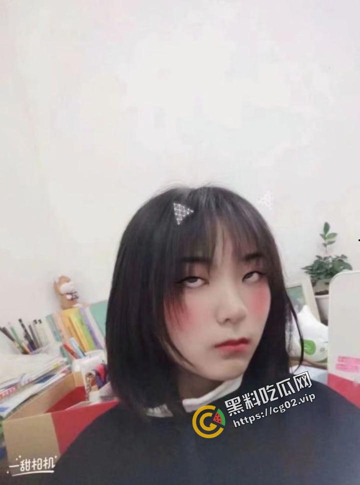 贵州财经学院 商务英语专业  长相清纯的反差骚母狗【常雪】与男友兄弟约炮 现实版本的我跟你拜把子你惦记我马子-4