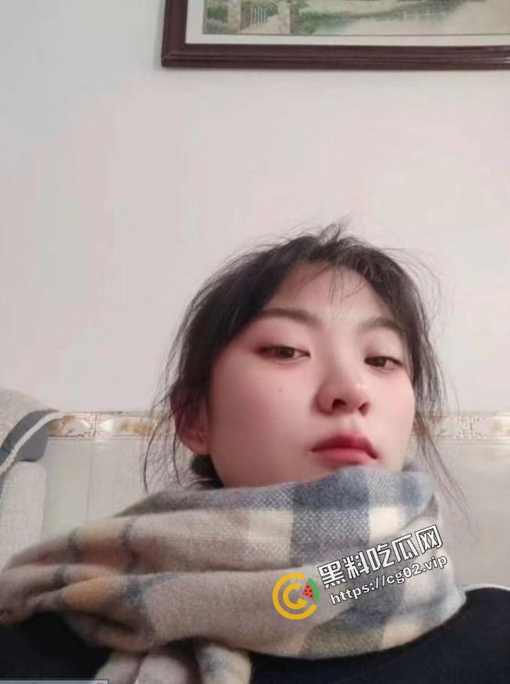 贵州财经学院 商务英语专业  长相清纯的反差骚母狗【常雪】与男友兄弟约炮 现实版本的我跟你拜把子你惦记我马子-6